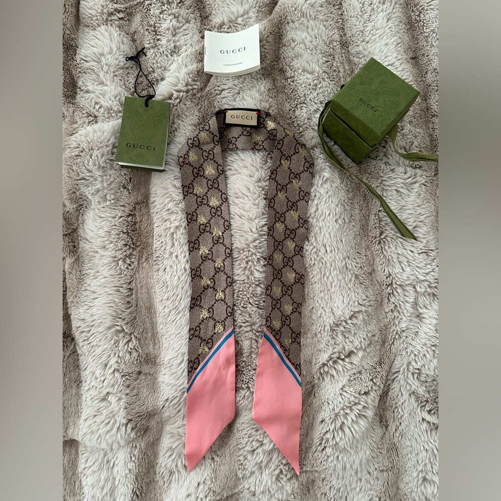 Gucci GG Bees Silk Neck Bow